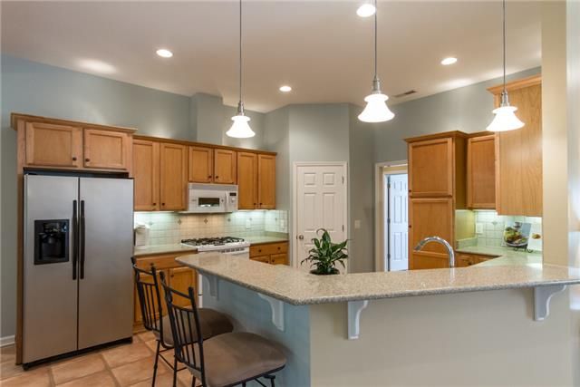 1030 Kellyn Ln, Hendersonville, TN 37075
