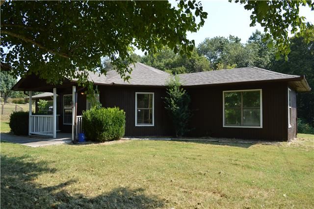 1735 Errel Dowlen Rd, Pleasant View, TN 37146