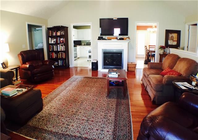 12 Crescent Blvd, Carthage, TN 37030