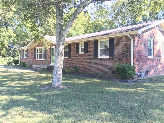 908 Winston Ave, Lebanon, TN 37087