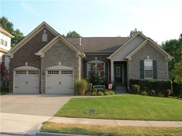 7608 Kemberton Dr E, Nolensville, TN 37135