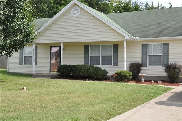 2017 Abingdon Dr, La Vergne, TN 37086