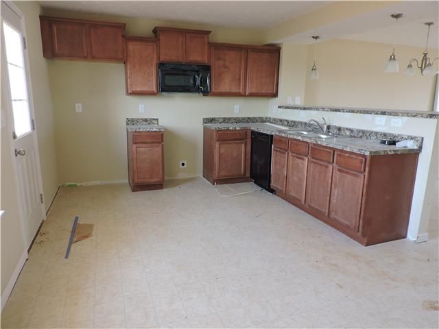 3049 R G Buchanan Dr, La Vergne, TN 37086
