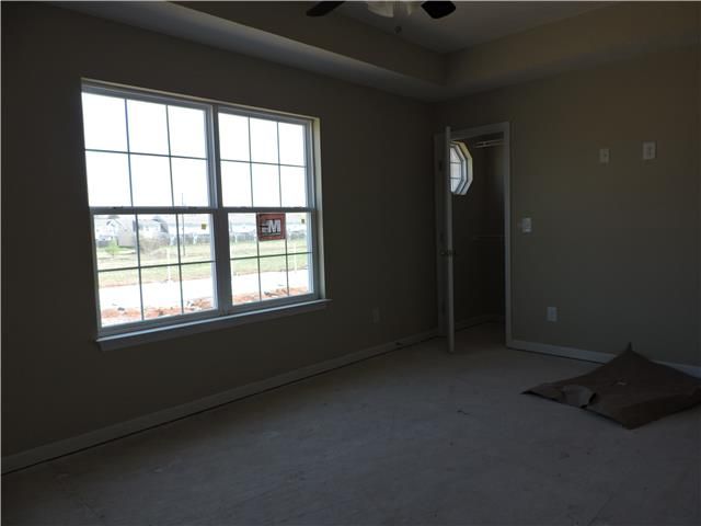 3049 R G Buchanan Dr, La Vergne, TN 37086