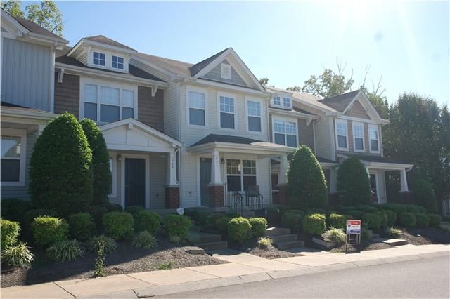 654 Flintlock Ct, Nashville, TN 37217