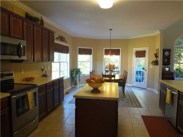 132 Seven Springs Dr, Mount Juliet, TN 37122