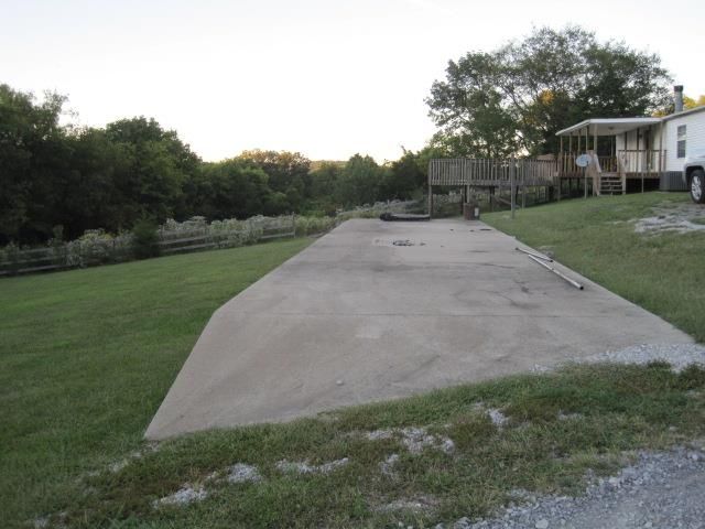 4 Bourn Ln, Brush Creek, TN 38547