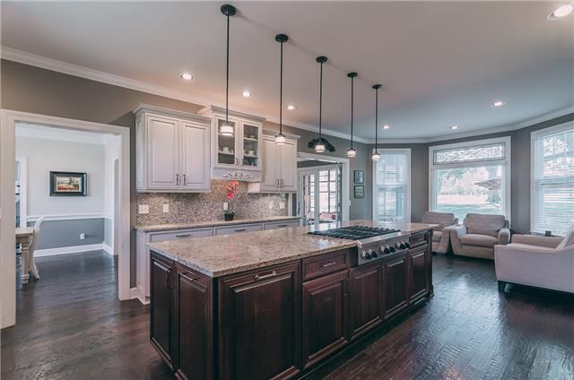 1070 Windsor Dr, Gallatin, TN 37066