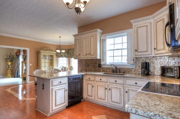 155 East Dr, Hendersonville, TN 37075