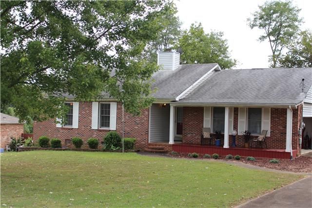 415 W Burt Dr, Columbia, TN 38401