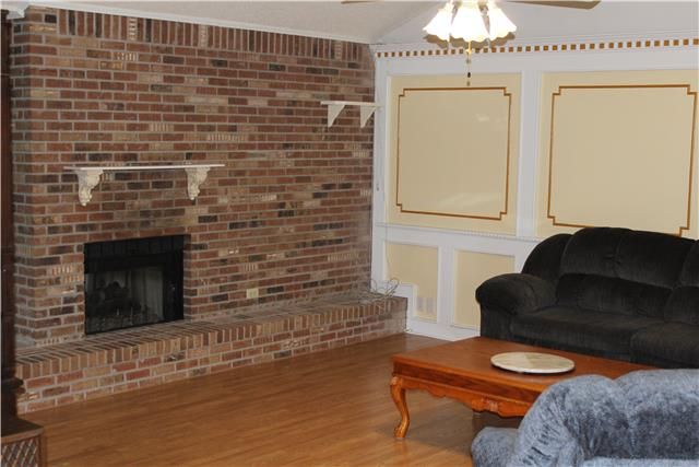 415 W Burt Dr, Columbia, TN 38401