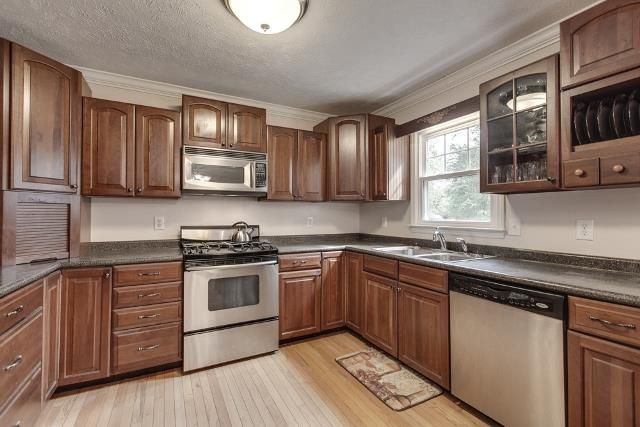 6105 Foothills Dr, Murfreesboro, TN 37128