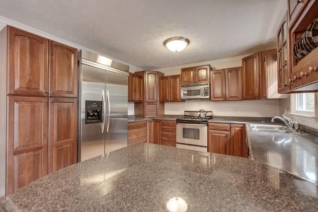 6105 Foothills Dr, Murfreesboro, TN 37128