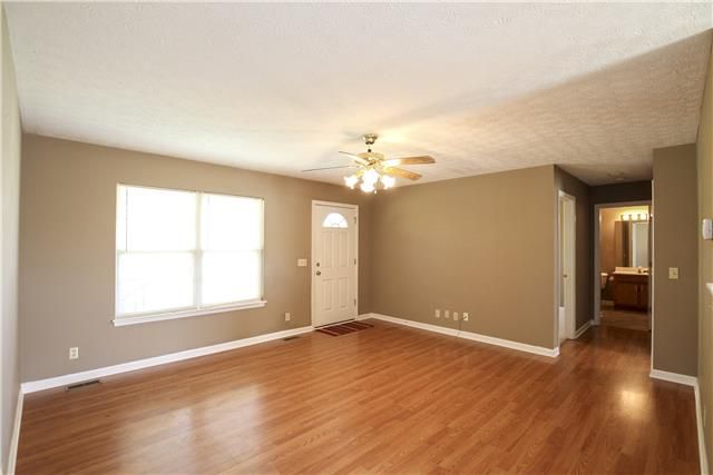 1260 Hillside Dr, Springfield, TN 37172