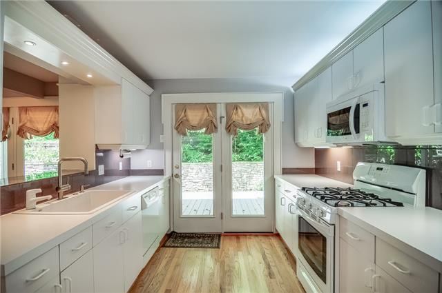 7056 Still Spring Hollow Dr, Nashville, TN 37221