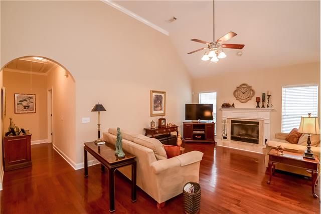 7224 Sugarloaf Dr, Nashville, TN 37211