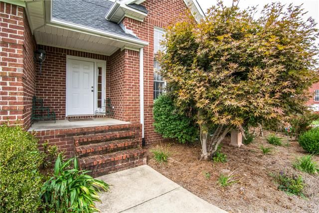 2744 Derby Run Rd, Springfield, TN 37172