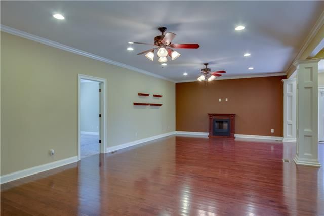 1801 Hogan Dr, Springfield, TN 37172