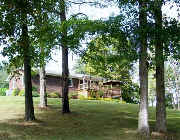 1275 Haskell Akins Rd, Bethpage, TN 37022