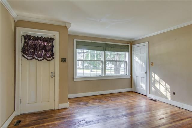 2105 Thomas Ave, Columbia, TN 38401