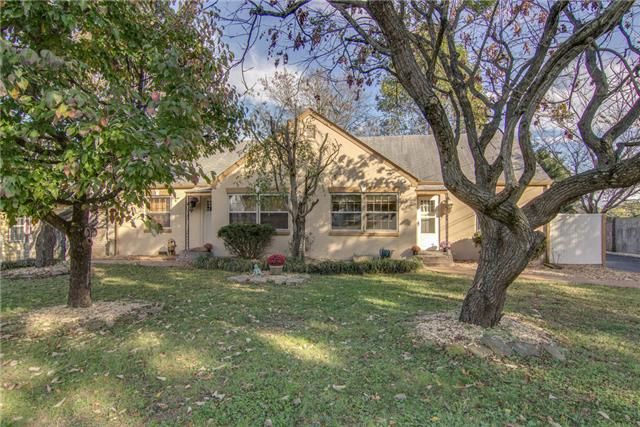 2105 Thomas Ave, Columbia, TN 38401