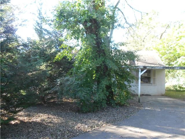608 Vantrease Rd, Madison, TN 37115