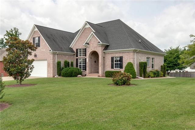 636 Shadowbrook Dr, Columbia, TN 38401