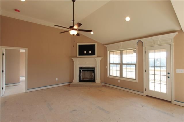 48 Harbor Pointe #62, Lebanon, TN 37087