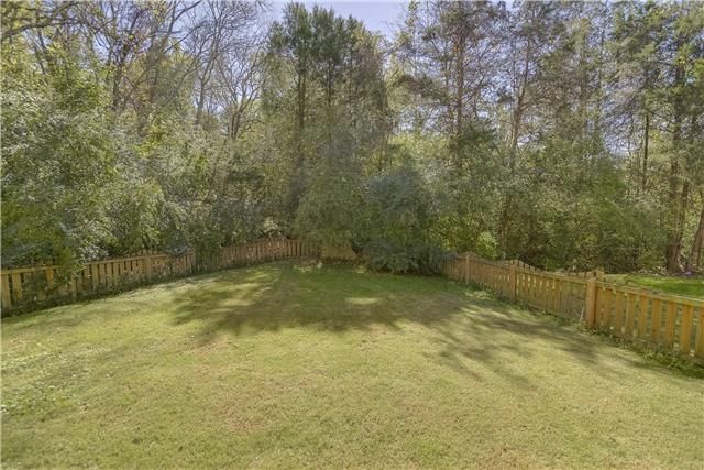 5040 Walden Woods Dr, Hermitage, TN 37076
