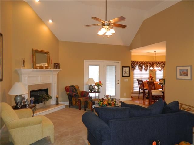 6105 Baypointe Dr, Hermitage, TN 37076