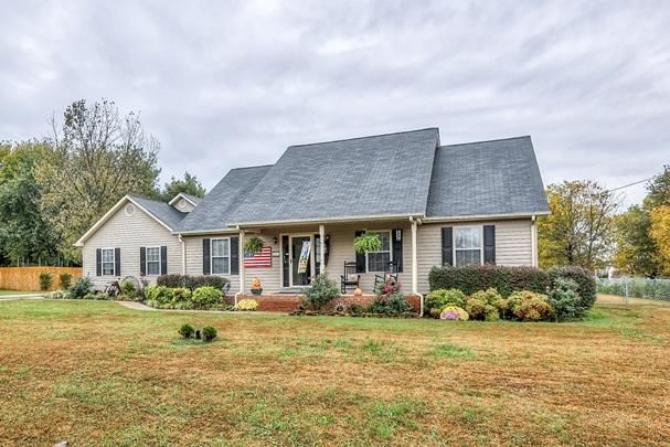 633 Evergreen Dr, Murfreesboro, TN 37128