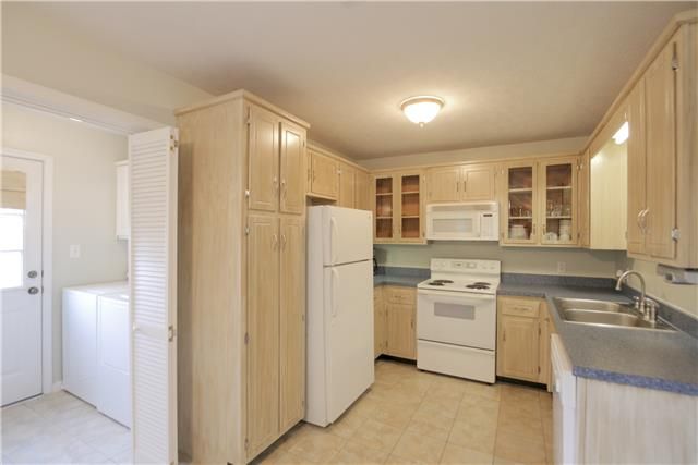 1141 Dorris Winters Rd, Chapmansboro, TN 37035