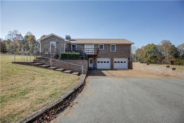 1099 Bill Duke Rd, White Bluff, TN 37187