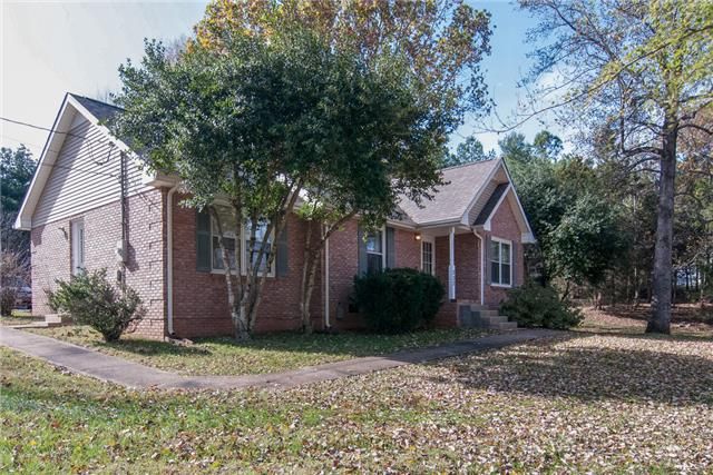 232 Brady Dr, Dickson, TN 37055