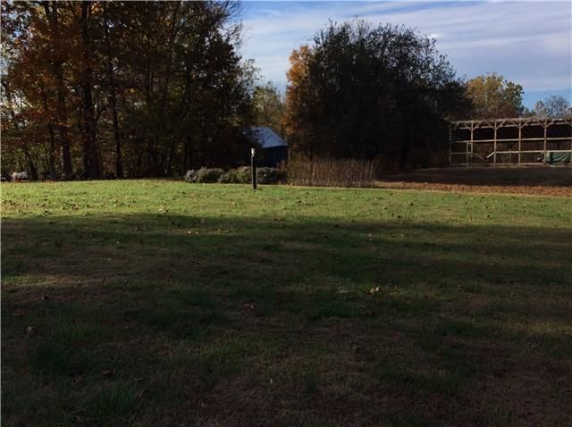 1305 Poplar Ridge Rd, Chapmansboro, TN 37035