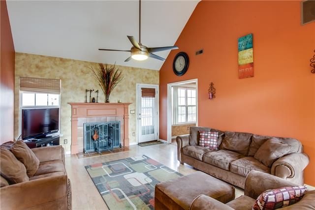2241 Rosecran Cir, La Vergne, TN 37086