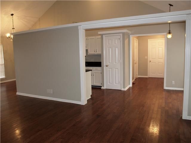 1305 Crestfield Dr, Nashville, TN 37211