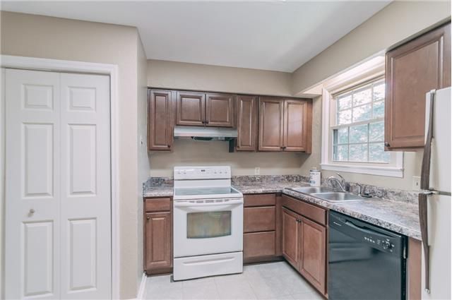 260 Savely Dr, Hendersonville, TN 37075