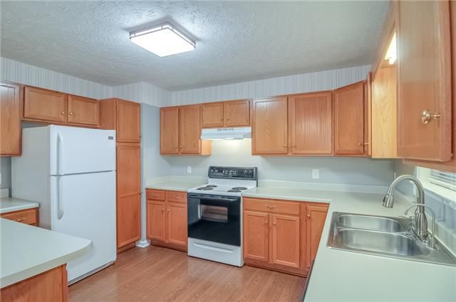 2508 Galahad Dr, Murfreesboro, TN 37127