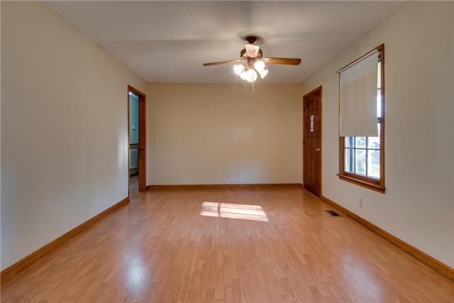 304 E Hillcrest Dr, Springfield, TN 37172