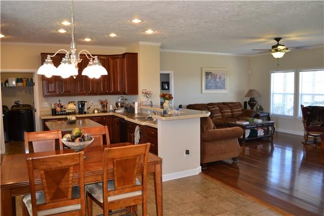 1004 Mccormick Xing, Spring Hill, TN 37174