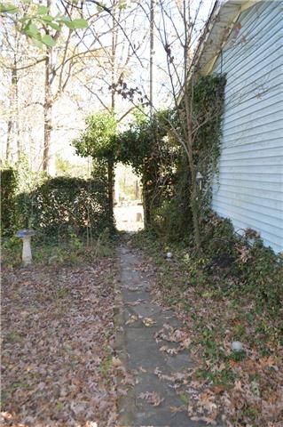 2007 Pinewood Dr, White Bluff, TN 37187