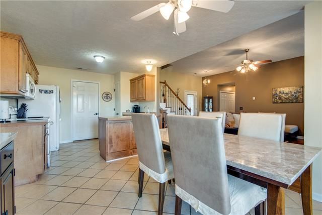 764 Hunters Crossing Ln, Springfield, TN 37172
