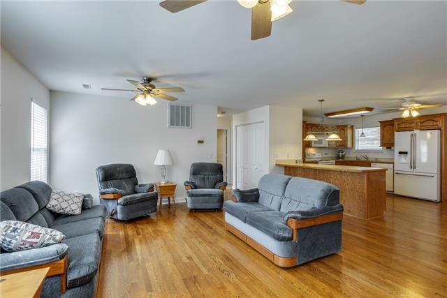 1281 Old Eastside Rd, Burns, TN 37029