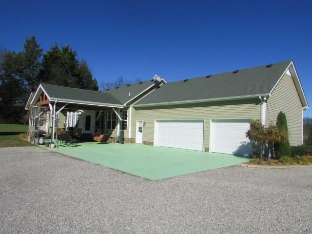5673 E Overall Creek Rd, Rockvale, TN 37153