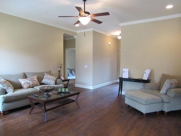 1410 Royal Oak, Murfreesboro, TN 37129