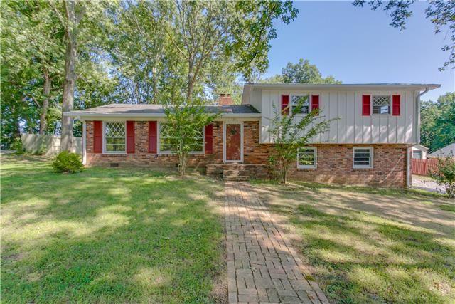 122 Lorraine Dr, Gallatin, TN 37066