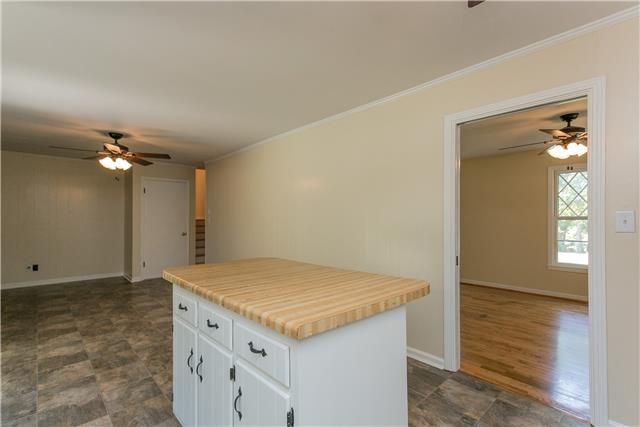 122 Lorraine Dr, Gallatin, TN 37066