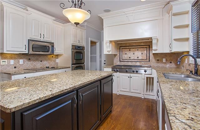 2232 Oakleaf Dr, Franklin, TN 37064