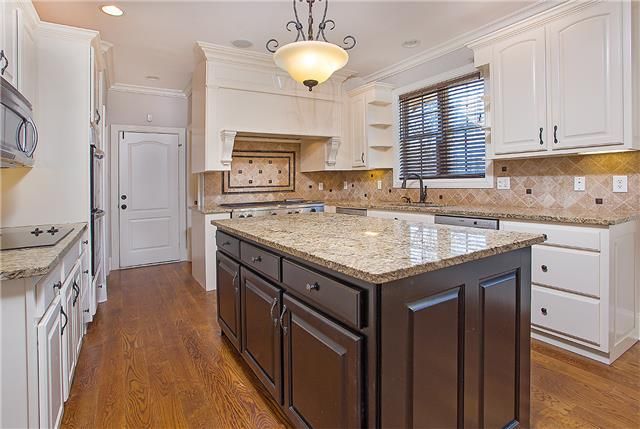 2232 Oakleaf Dr, Franklin, TN 37064